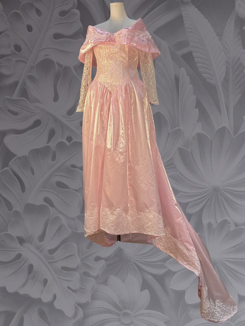 Vintage 80s Formal Pink Lace Floor Length with Train Wedding Dress Size L